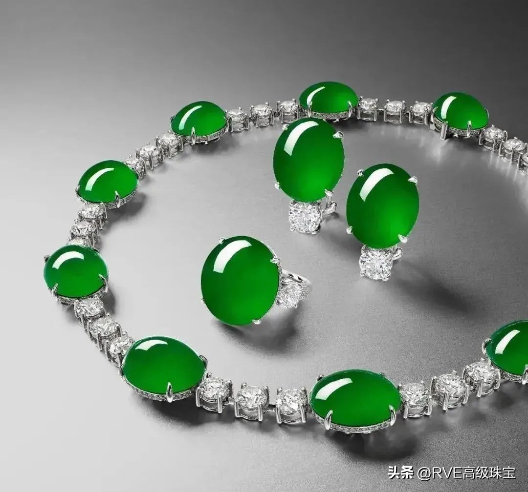 帝王绿手镯翡翠拍卖价格记录图片,6000天价翡翠