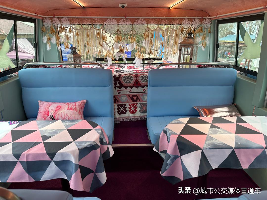 人见人爱的城市,人见人爱的公交车片段