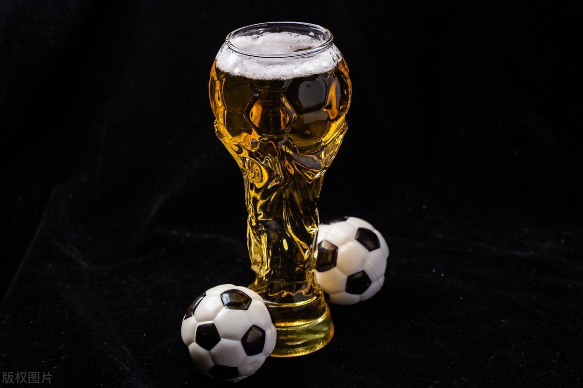 nba总冠军奖杯和大力神杯对比,为什么世界杯冠军是欧洲和南美洲