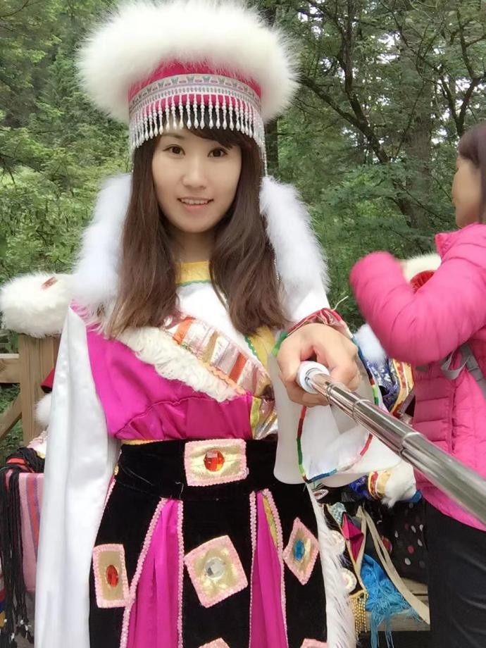 美女安检员婚前意外偏瘫，富二代未婚夫果断离开，靠代购买6套房