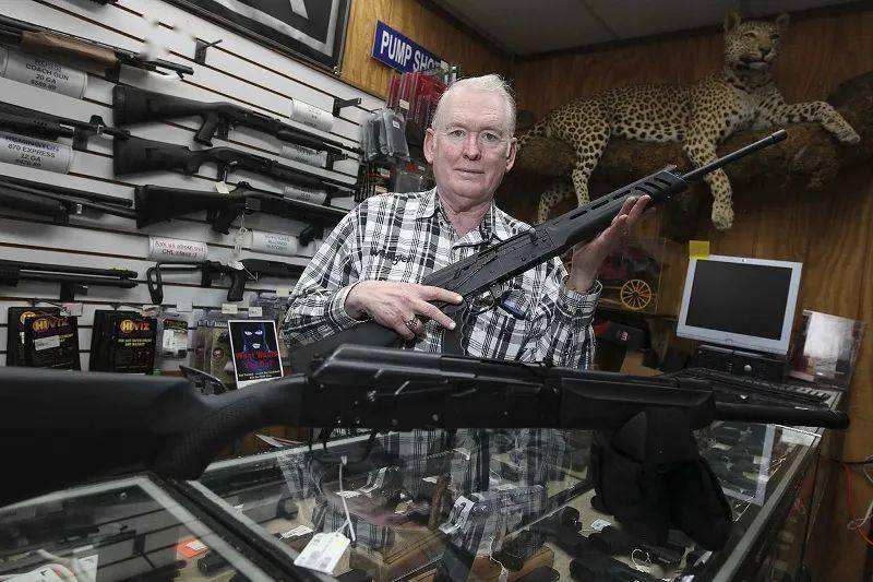 俄罗斯允许佩戴步枪吗,俄罗斯公民是否可以持有自动步枪