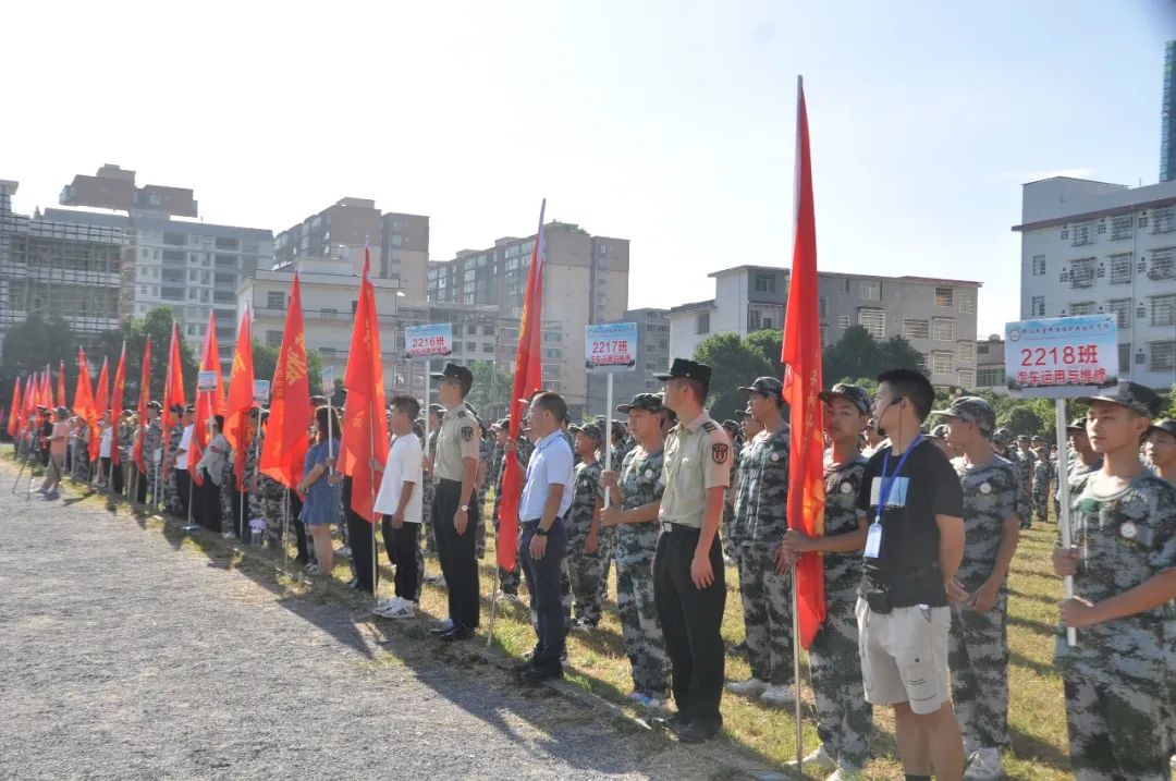 创新育人模式培养高质量人才,创新开展新生入学教育