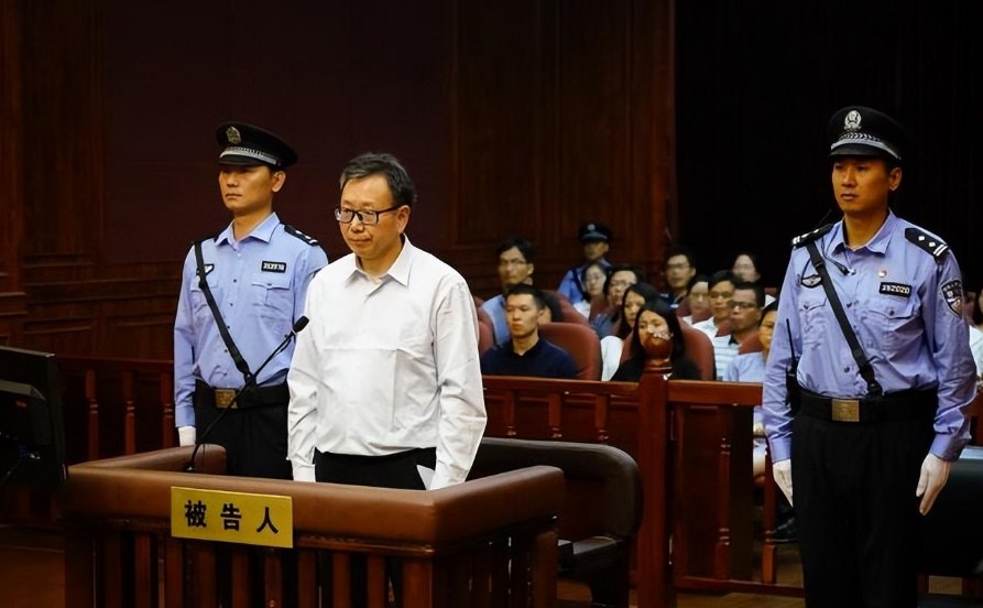 拒绝下属送钱，点点鼠标狂赚1.37亿，家产2.7亿的陈树隆有多狠？