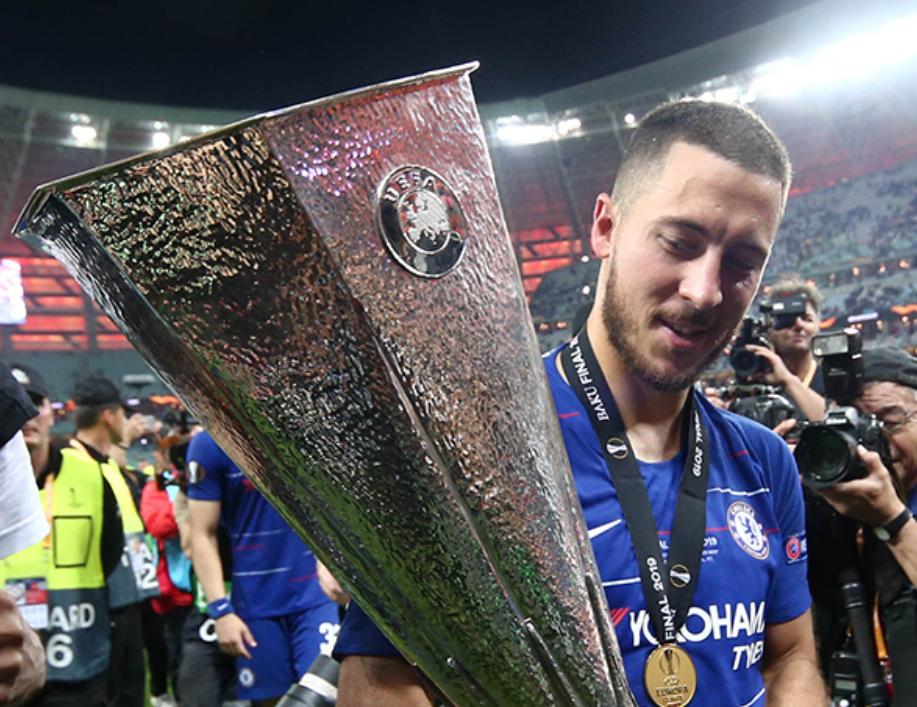 斯特林切尔西告别,斯特林离队曼城三冠王