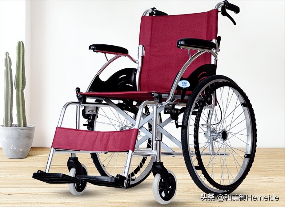 轮椅坐飞机方便还是火车方便,坐轮椅坐飞机坐摆渡车怎么登机