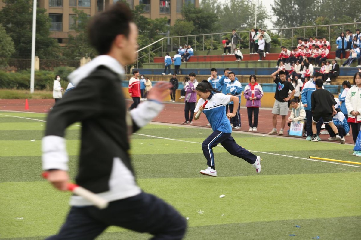 超燃超好看!四川这所中职运动会开幕式成大型cosplay现场?