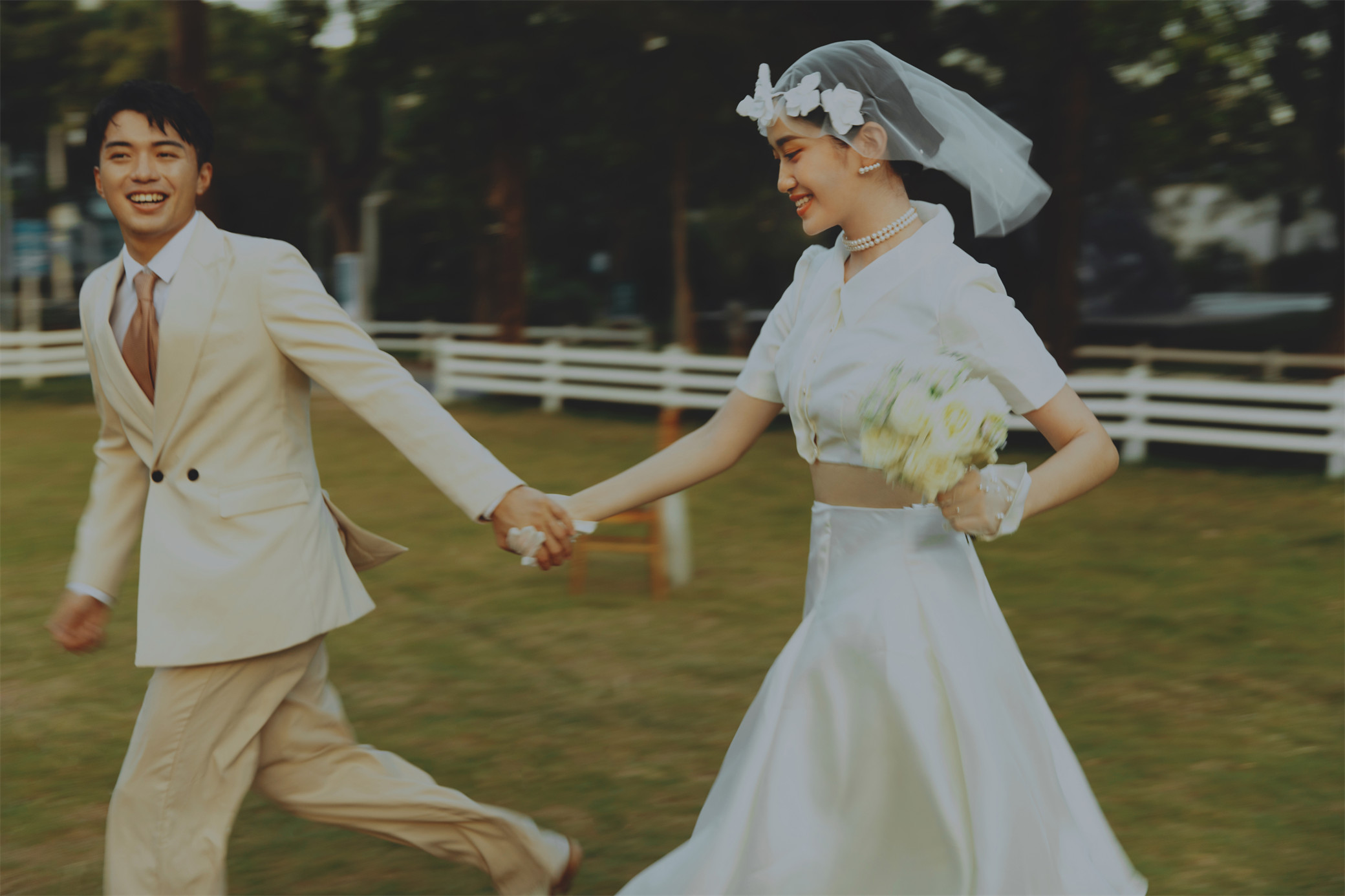 拍摄婚纱照最好的技巧,拍婚纱照姿势大全室外