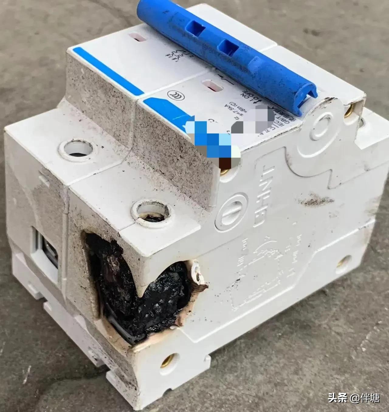 家庭用电突然断电又自己恢复,家里电突然断了一秒又来了不跳闸