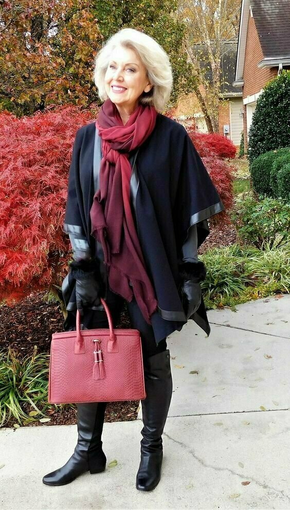 如果您的服装对您来说似乎无味，请用披肩装饰它们