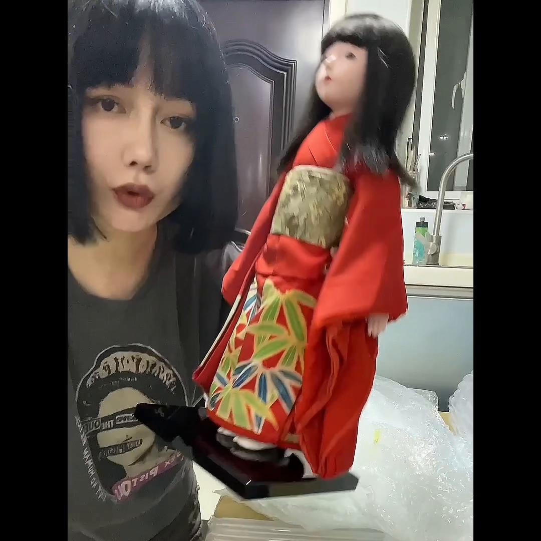 这是一只废话很多的开箱视频,包括了这只娃娃我所有知道的...