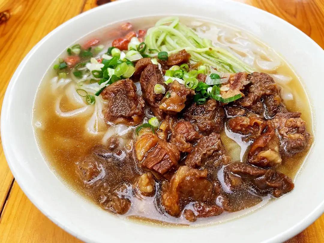 广西米粉好吃还是江西米粉好吃,广西柳州最出名的米粉叫什么