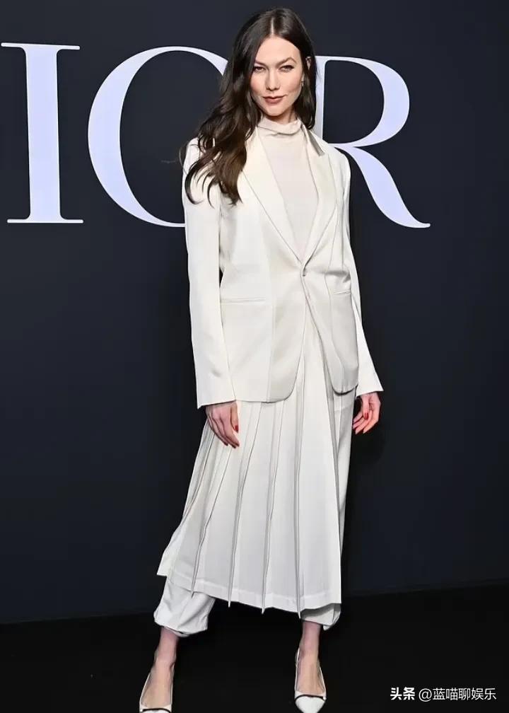 贝嫂穿v领礼服裙,贝嫂礼服图片