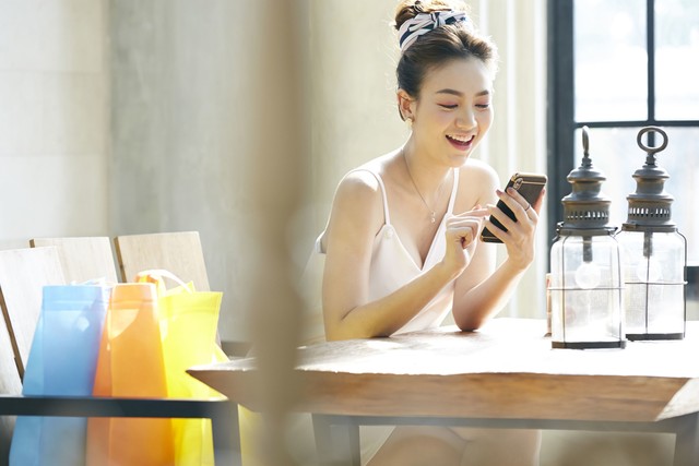 女友要求送苹果手机,女友说喜欢苹果手机让我送她