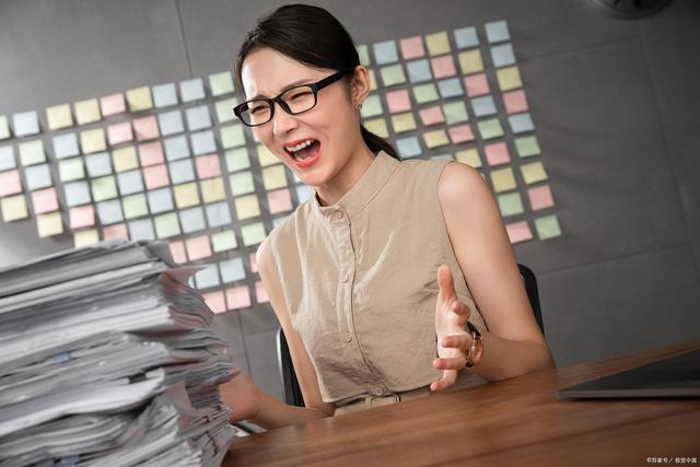 管理焦虑情绪的三个小技巧,当你出现负面情绪时你的思维模式