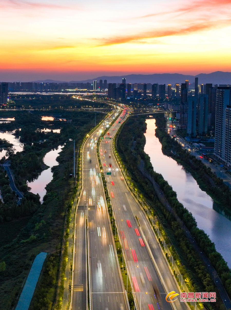 大道如虹踏歌行,大道如虹通衢畅通