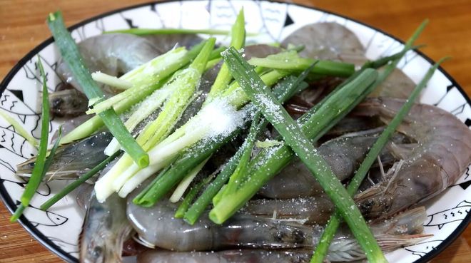 年夜饭必备的家常菜虾的寓意,年夜饭虾做法健康