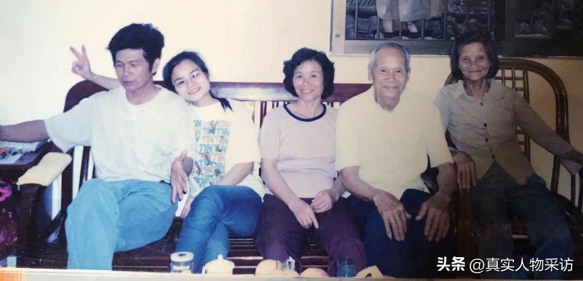 90后女孩放弃工作摆地摊月入9万,浙江女孩辞职摆地摊月入9万