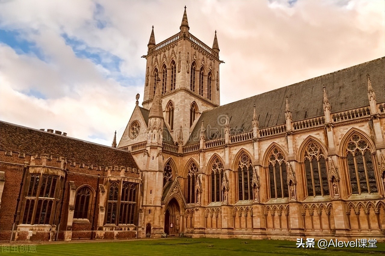 英国留学大学排名及分数线,英国布里斯托大学留学一年费用