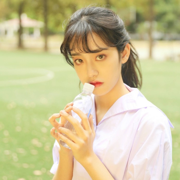 想要做一个女人该怎么做,做个有松弛感的女孩