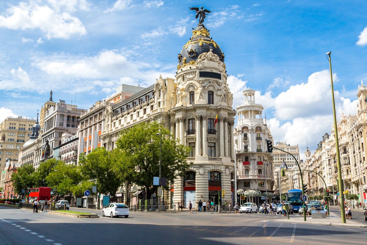 西班牙和哪个国家打过仗,西班牙法国意大利哪个国家好