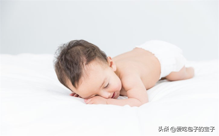 新生儿头睡变形了？别慌！青岛禧月荟告诉你这么做