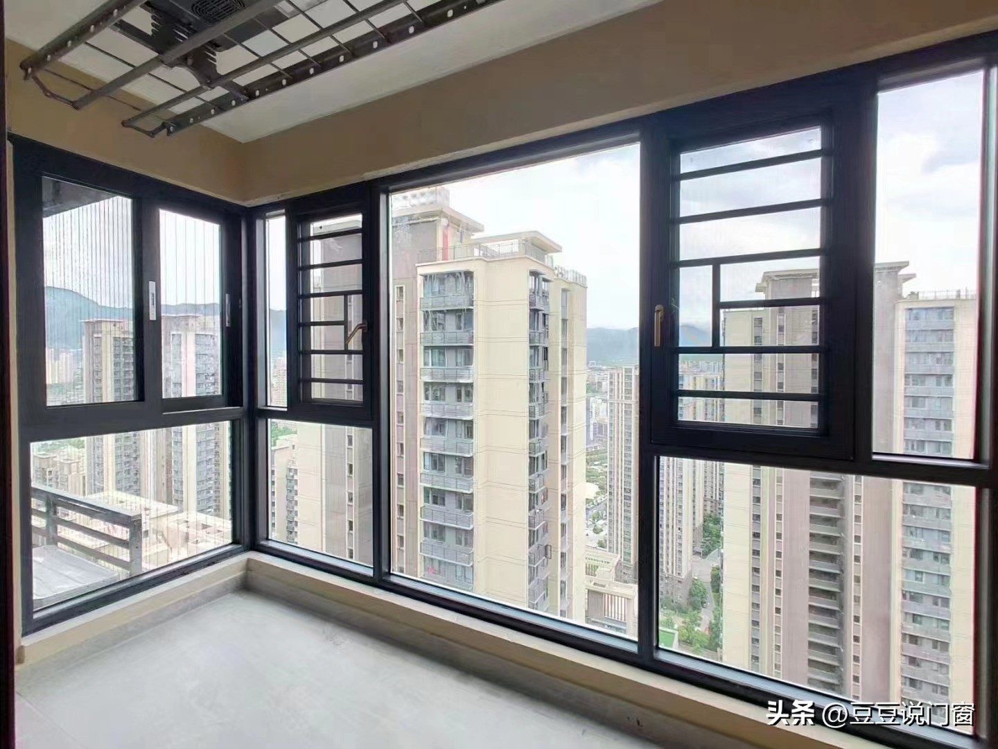 千万不要用这种断桥铝窗，比假断桥还差劲，不安全还容易漏水