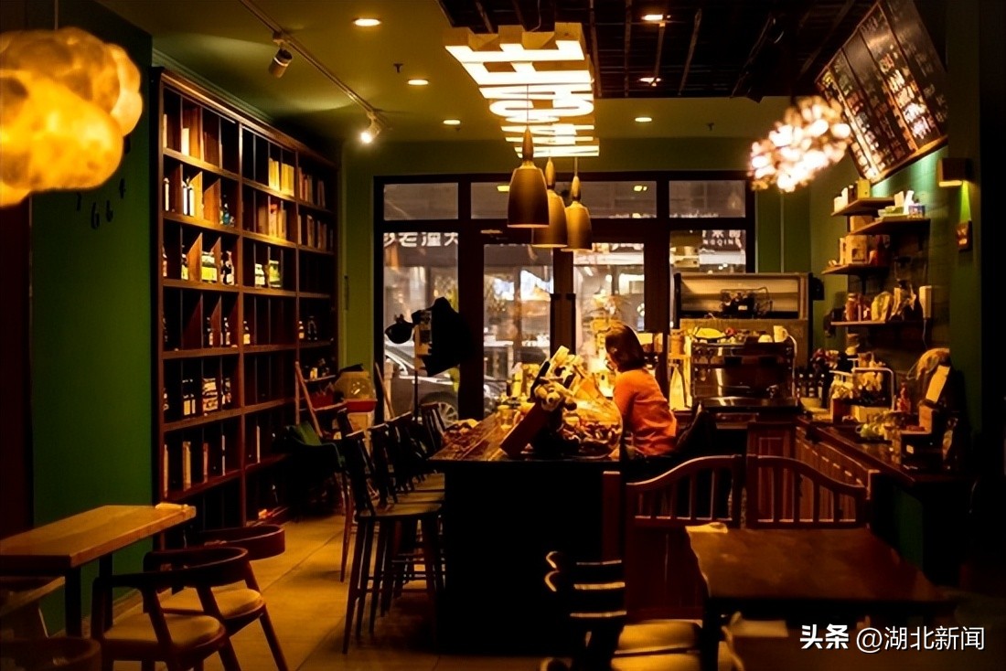 线上小酒馆投资风险和利润,做线上小酒馆挣钱吗