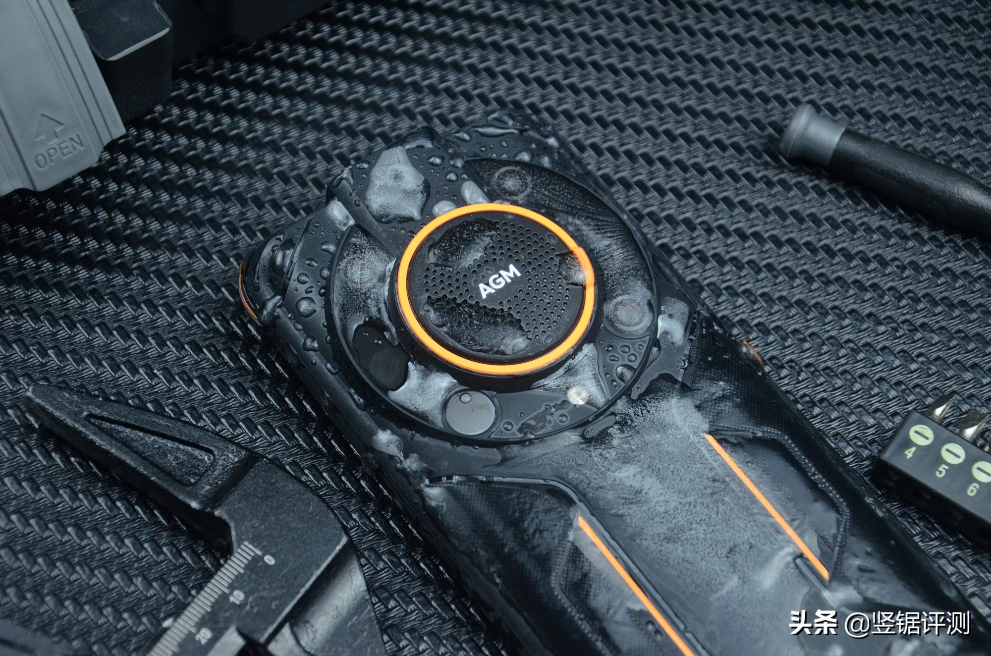 放冰箱冷冻也能正常使用的5G三防手机!AGMG1Pro上手评测