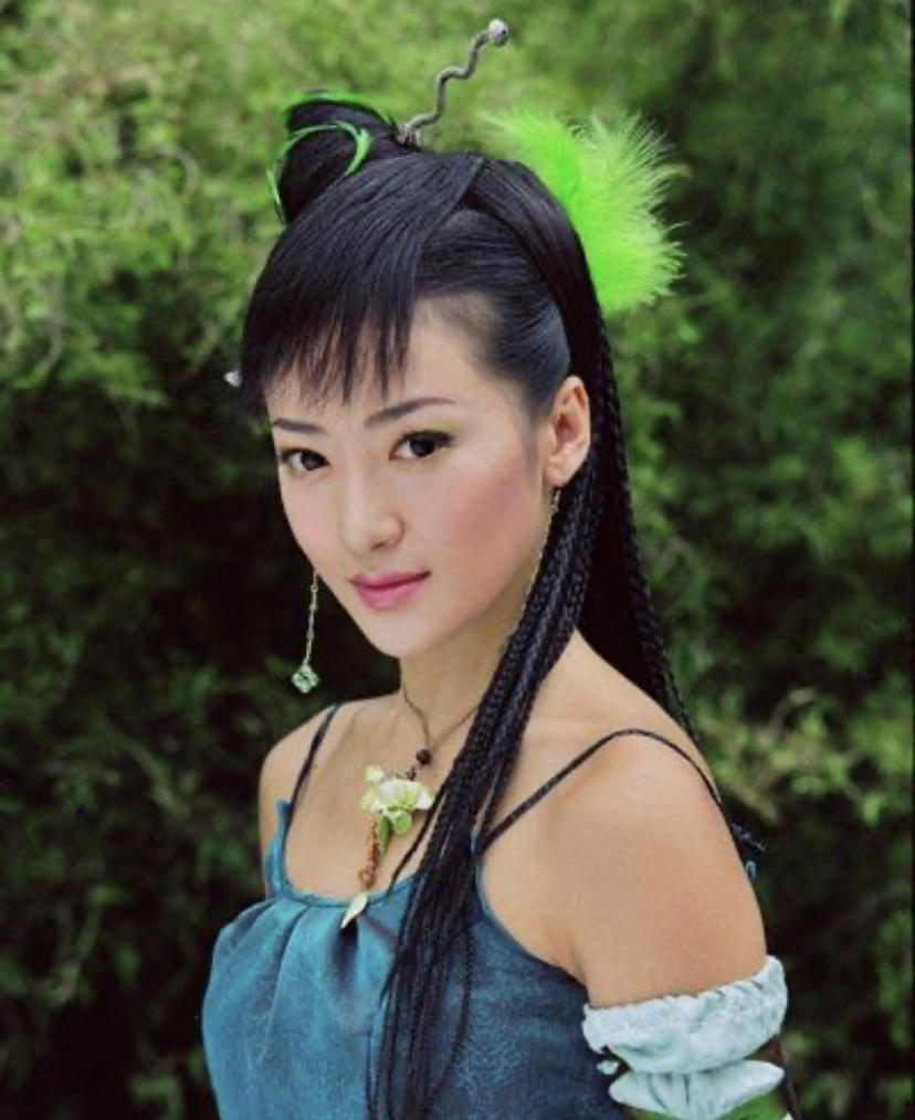 鸡毛穿一身、通天大脑门…国产神话剧的惊人造型，他们全都承包了