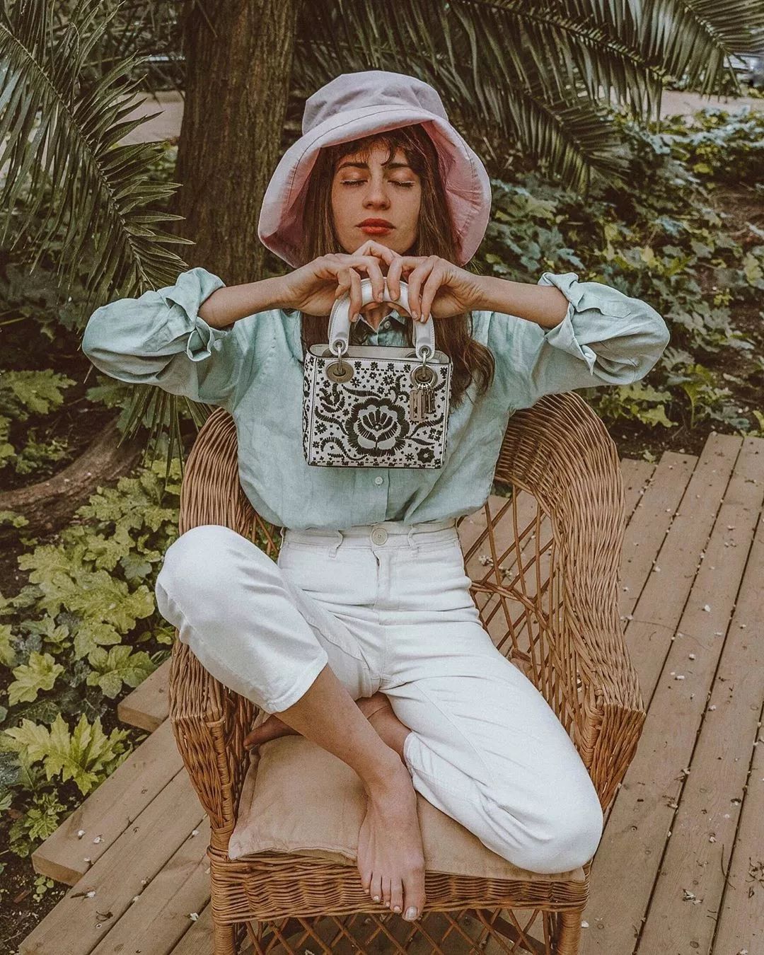 女人为什么买奢侈品包好看一点,女人为什么花钱买包