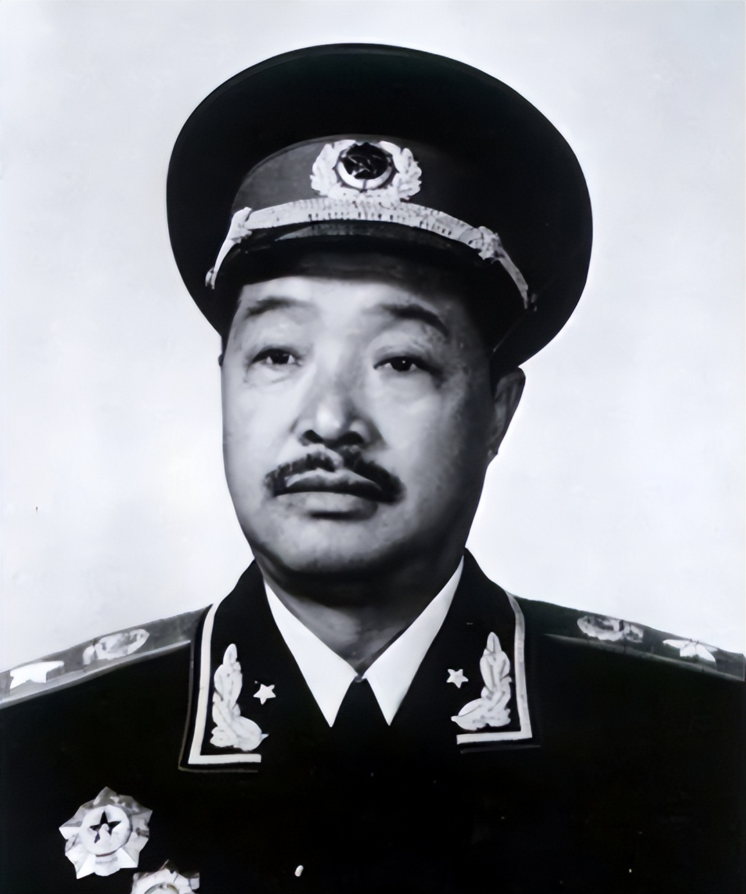 1950年贺龙在成都收到肖艮艮来信，立即通知廖汉生：赶快到成都来