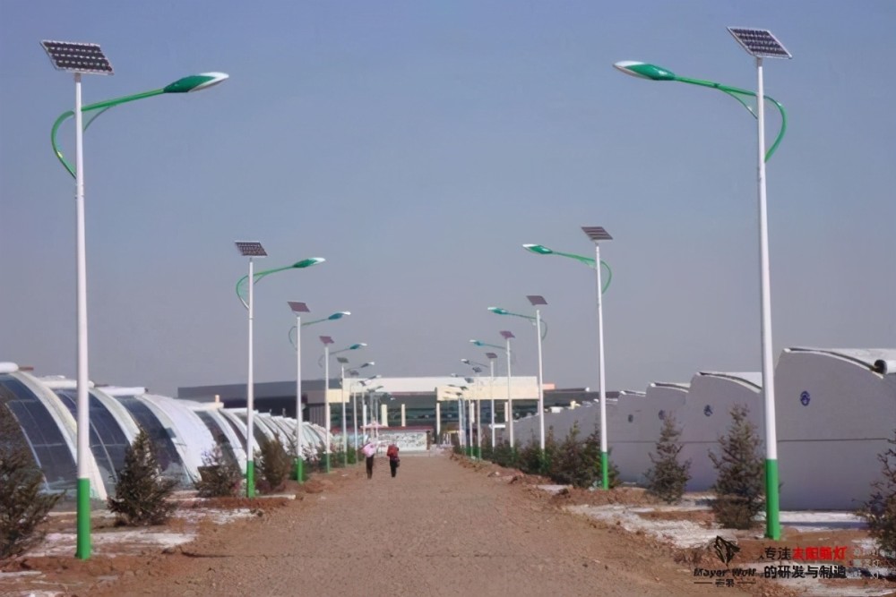 一般楼顶太阳能可以使用几年,太阳能路灯使用方法