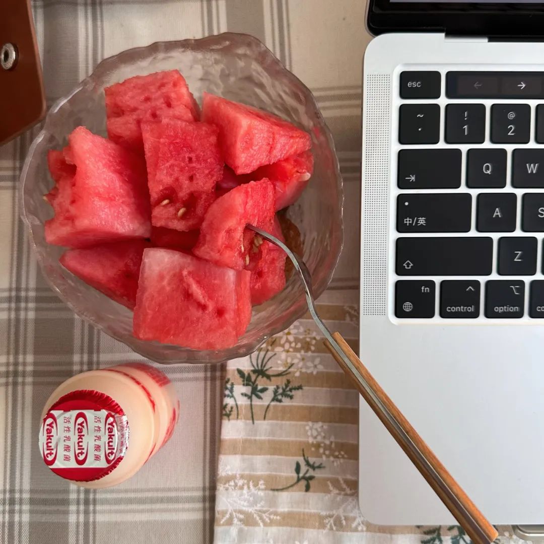 2023年做自媒体收入详情,2023年自媒体最赚钱的四大领域