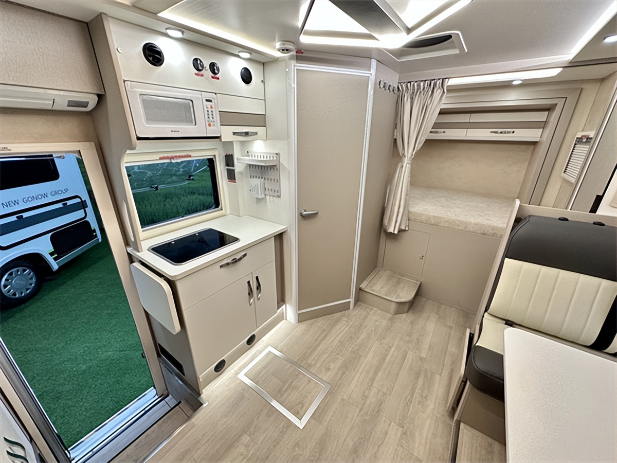 戴德依维柯newdaily小额头房车,戴德2023款c型6.5吨依维柯房车