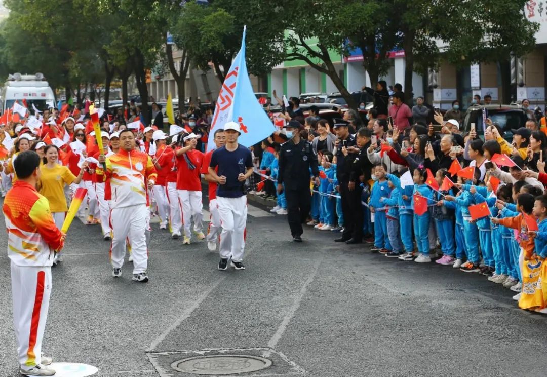 第十六届省运会火炬,省运动会火炬传递视频