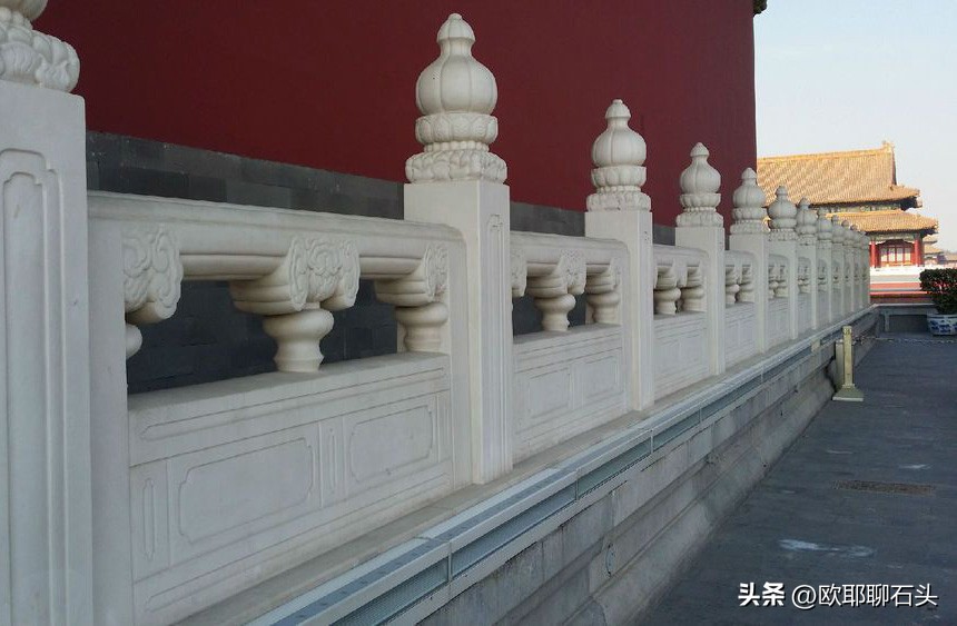 汉白玉和白玉的鉴别,碳酸盐质玉是什么玉折射率1.57