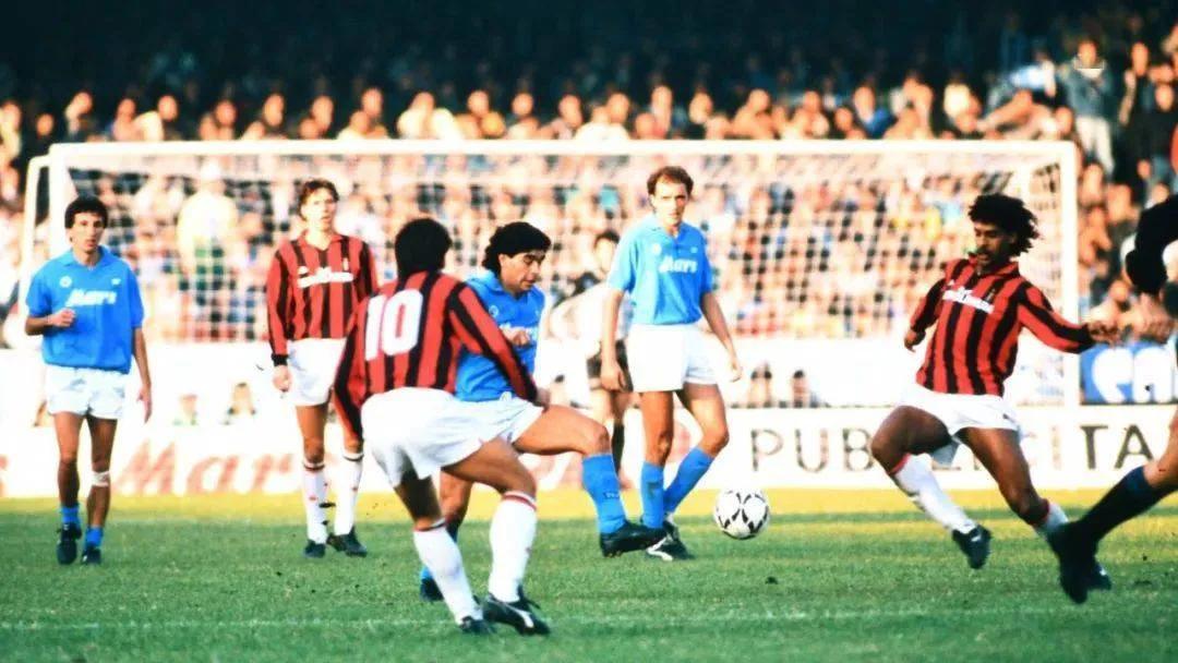 马拉多纳的球技毋庸置疑,马拉多纳真正的王者