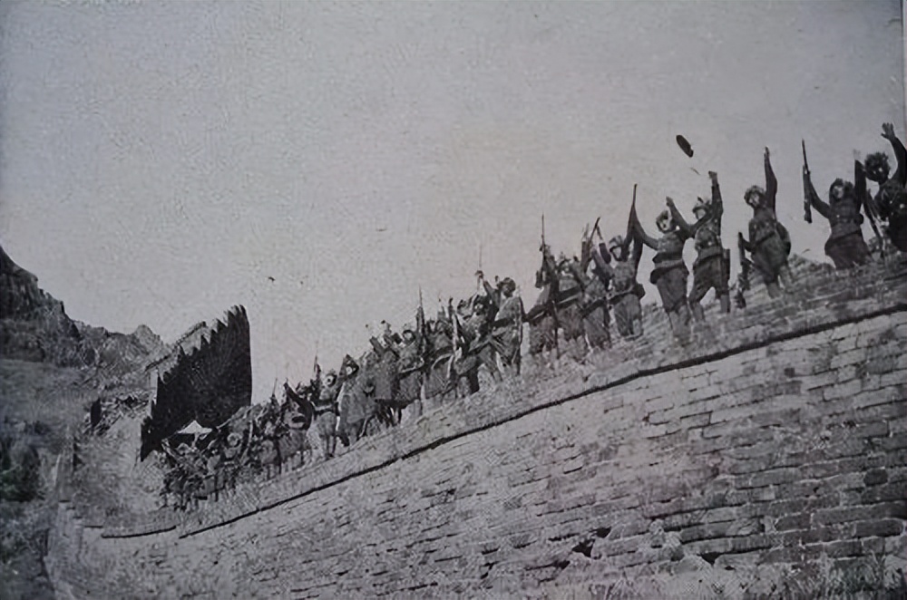 特工女儿回忆：长大才知，1931年那晚，母亲为何深夜要求女儿跳舞