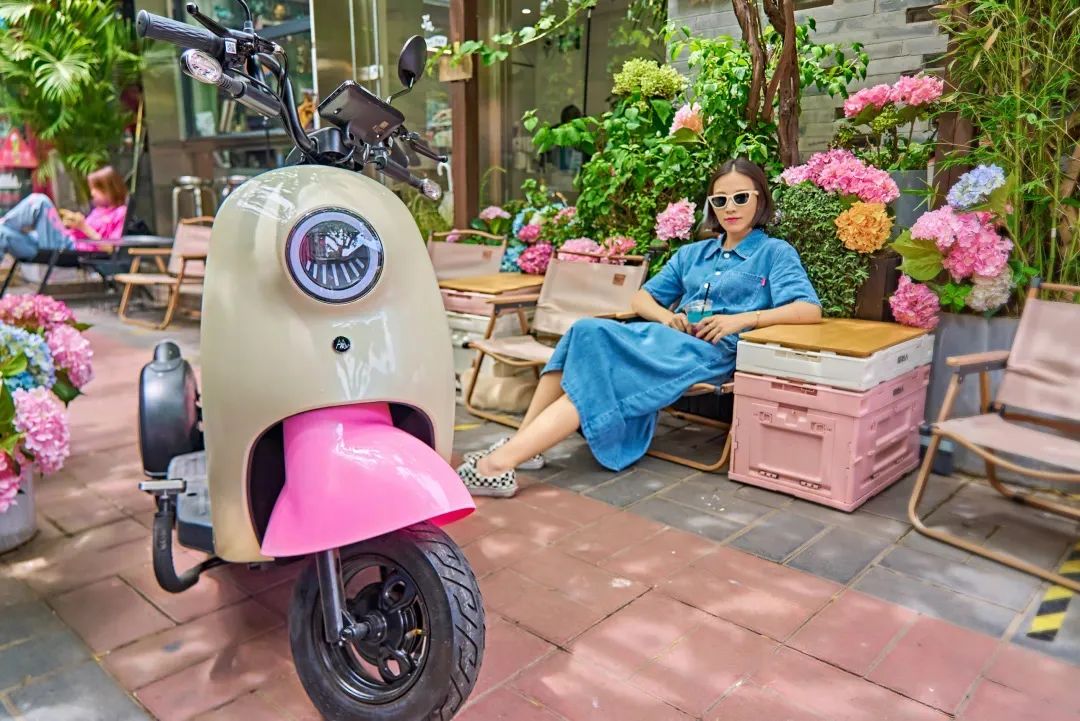 爱玛露娜q3最新款,爱玛电动三轮车露娜q3带雨棚