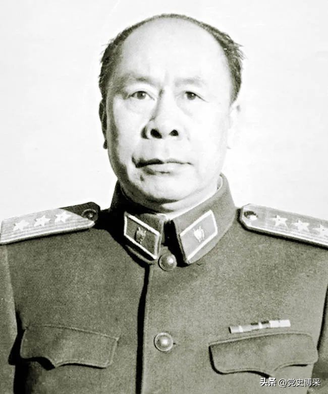 陈奇涵：革命资历堪比元帅的开国上将，毛主席称他是赣南农*运民**动的一面旗帜，大授衔时自报“中将”