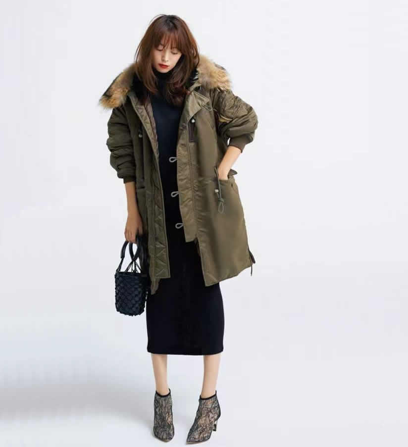 大衣短款羽绒服,时尚的短款羽绒服穿上显瘦又保暖
