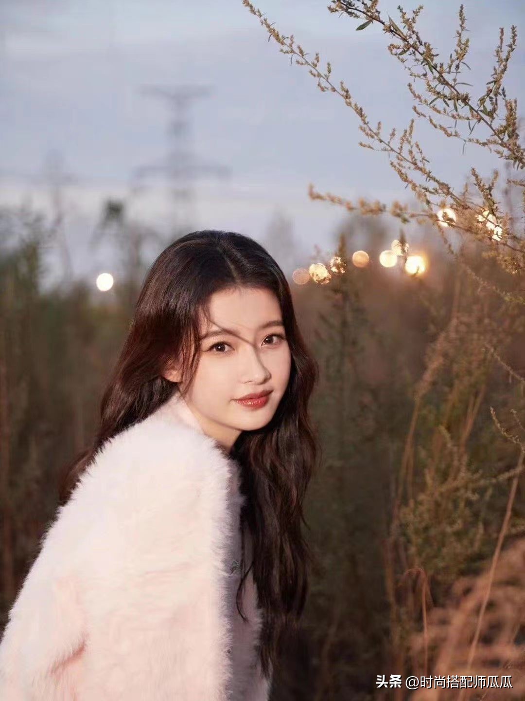 圆脸女生羊毛卷显老,适合长脸女生的减龄羊毛卷