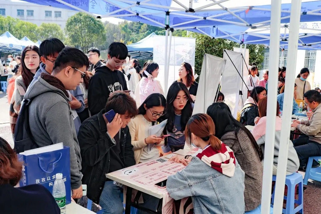 应届毕业生写简历容易忽略什么,hr眼中的大学生简历无非三种