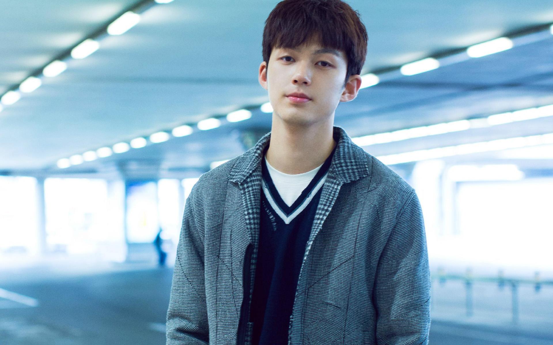 人比人气死人！这8位明星不但名气大，还个个“身怀绝技”