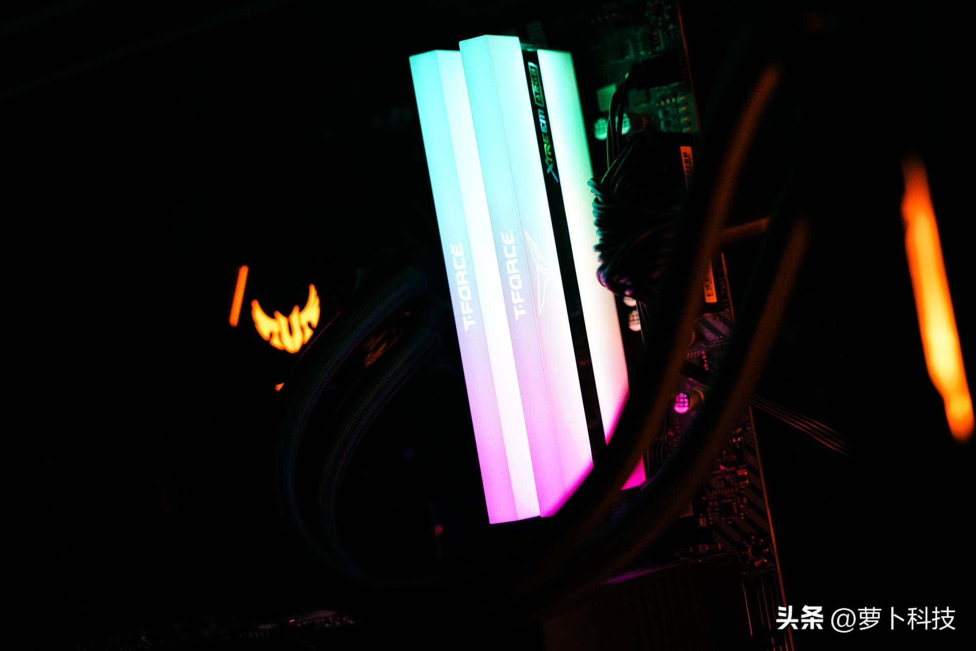 十铨梦境是内存条颜值天花板吗 (十铨梦境16gb电竞马甲灯条评测)