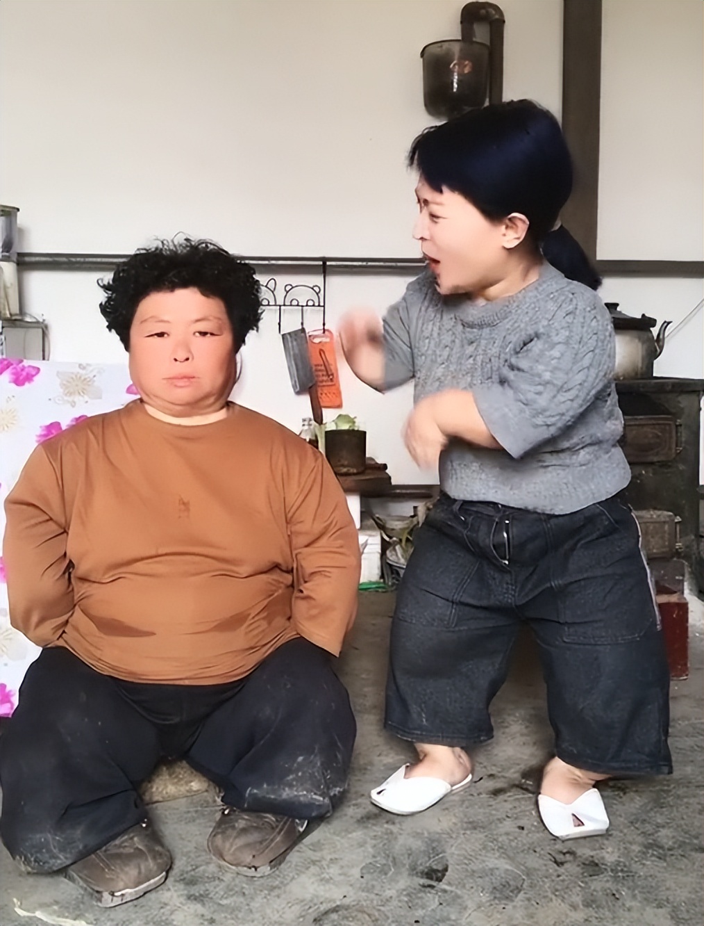 侏儒网红李会娟穿婚纱,侏儒症李会娟抖音