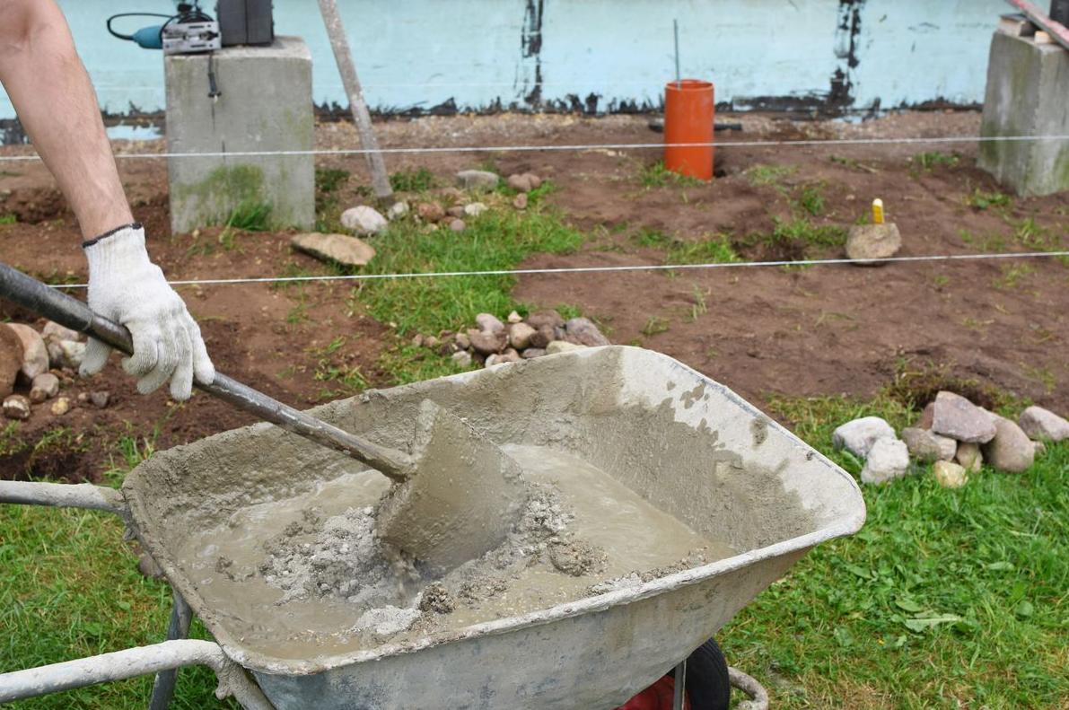 为什么水泥里面要加白糖,水泥加多少白糖不会凝固