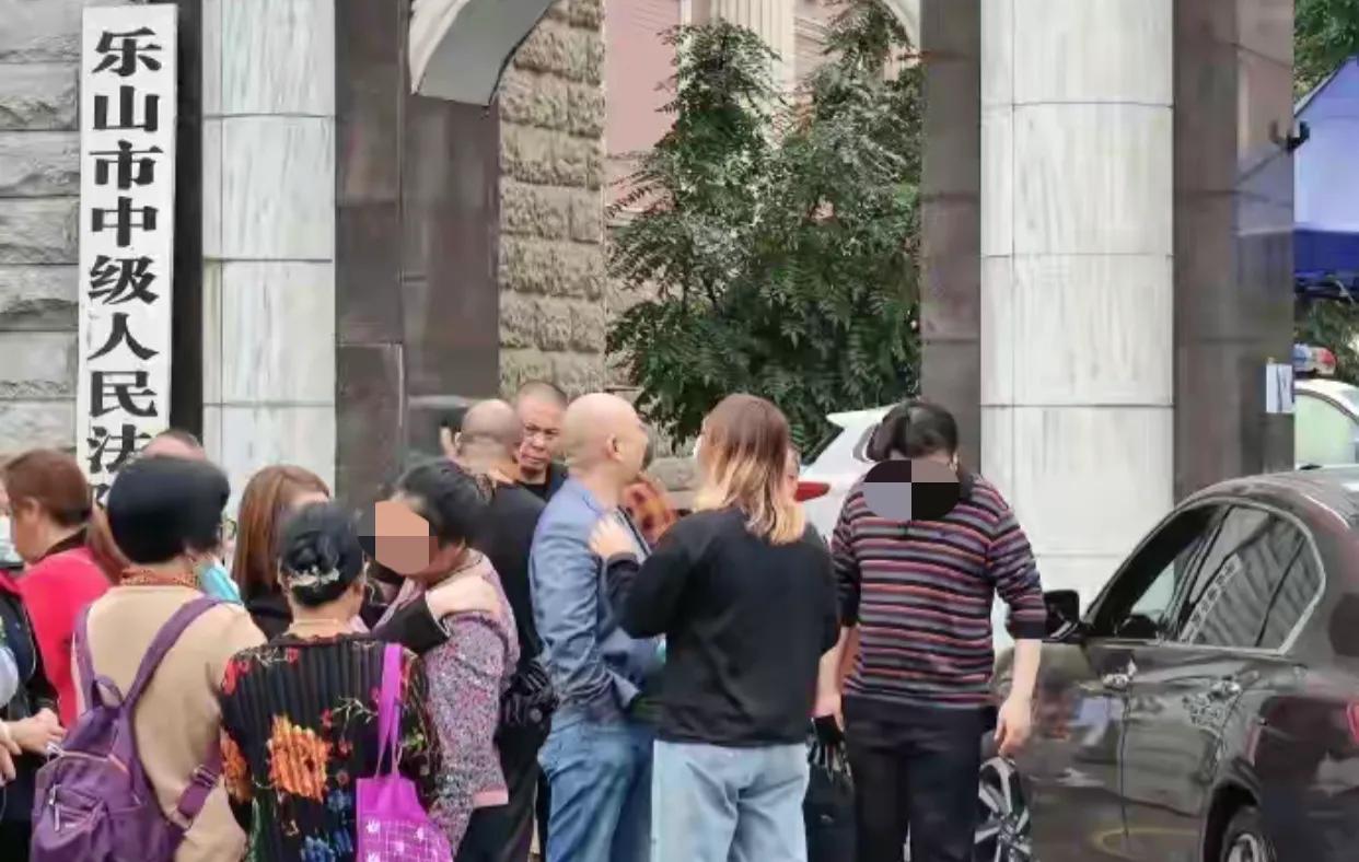 四川乐山女子夜跑遇害案怎么破案,乐山女教师夜跑遇害案一审判决