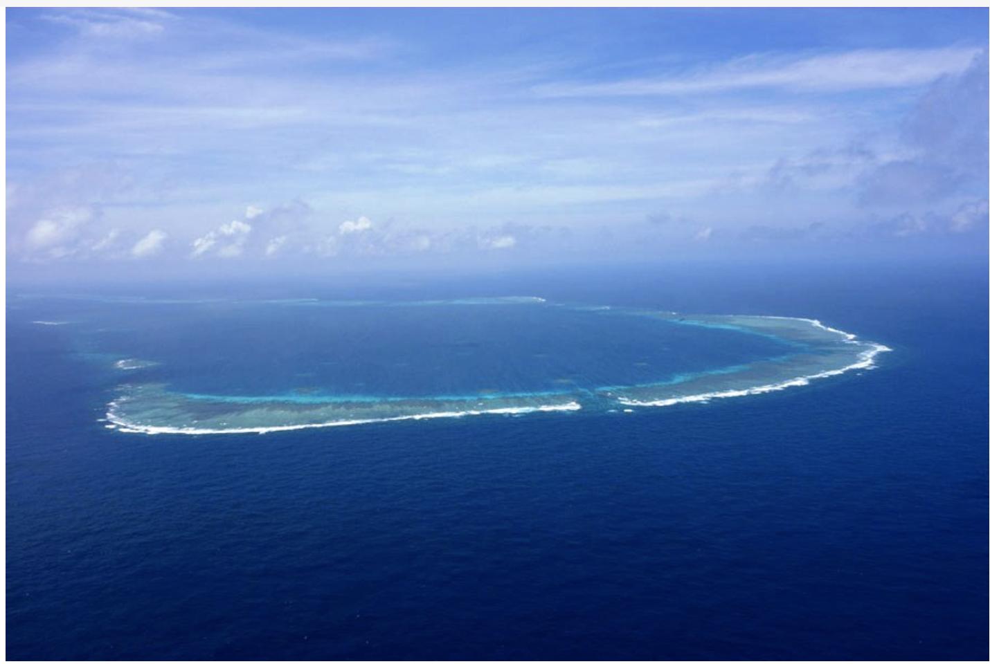 菲律宾4艘船强闯仁爱礁成功了吗,菲律宾会主动拖走仁爱礁的军舰吗