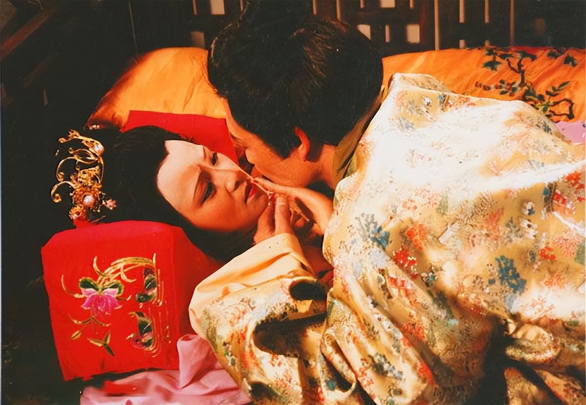 秦可卿和公公“爬灰”的丑事究竟是心甘情愿还是淫威下的不得不从